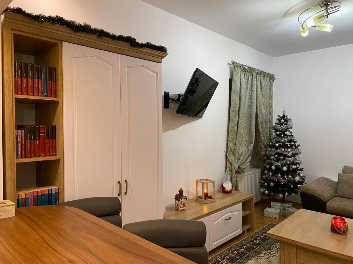 Tampa Hill Residence บราชอฟ ภายนอก รูปภาพ